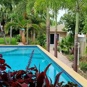 Guest house Hibiscus House, Jan Thiel